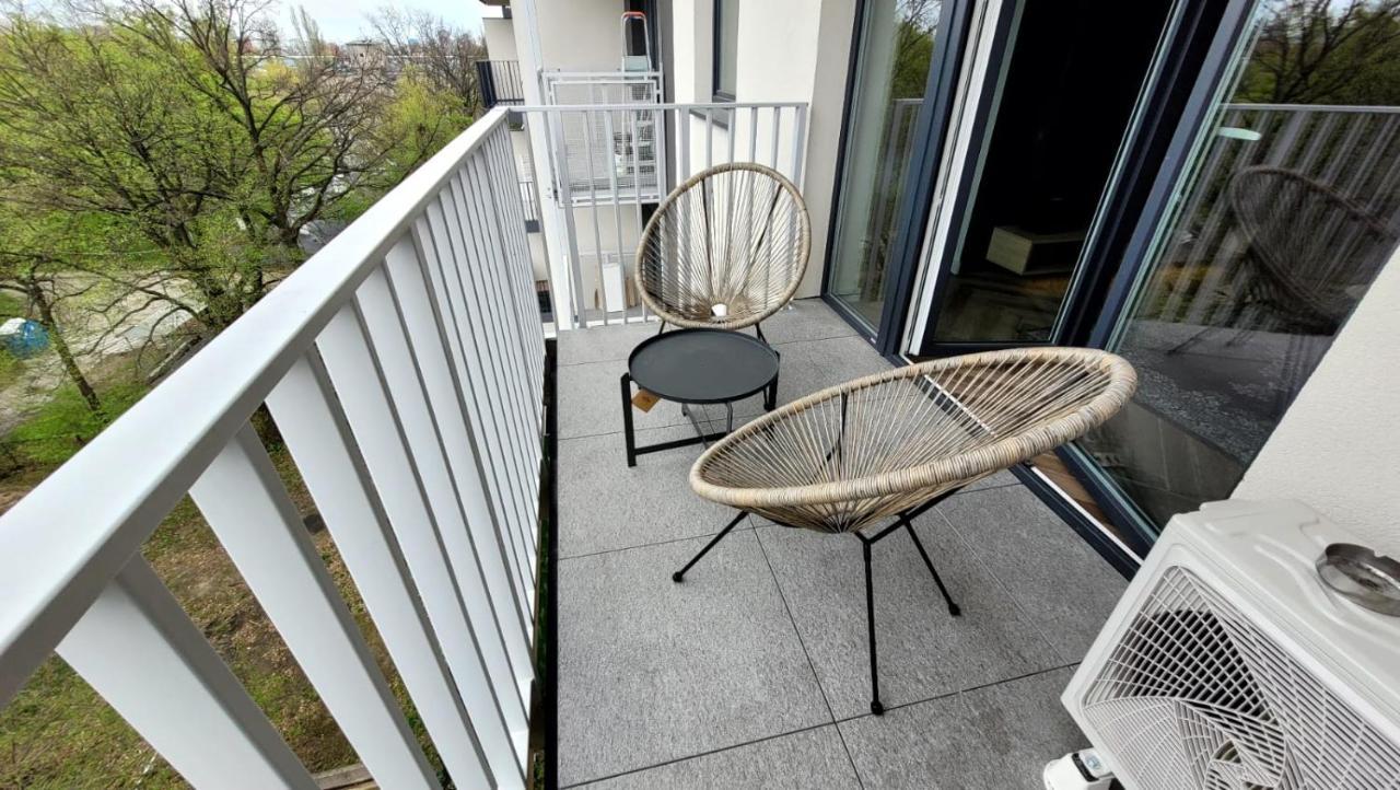 Apartament Lupoapartments Z Wanna W Sypialni Manufaktura Parking Dostep Na Kod